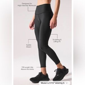 alo yoga 7/8 High-Waist Airlift Legging